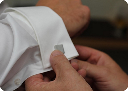 Enracin&eacute;e dans l'industrie du v&ecirc;tement pour hommes depuis 12 ans, Guangzhou OMAIGA Garment Co., Ltd. construit une r&eacute;f&eacute;rence industrielle avec professionnalisme et qualit&eacute;